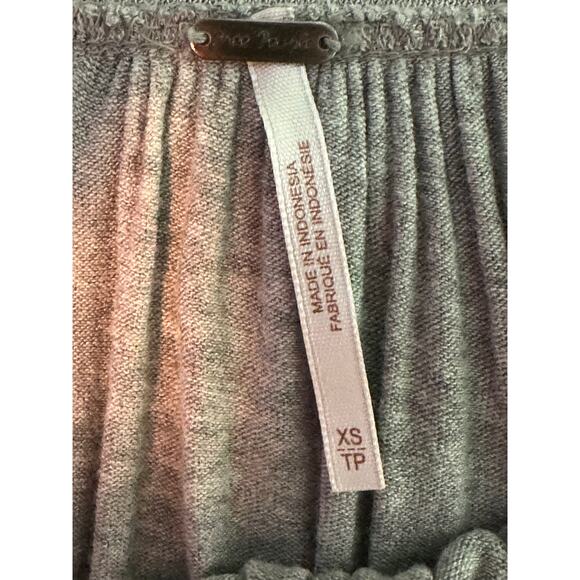 Free People gray pleated long sleeves t shirt blouse size XS - Picture 3 of 12